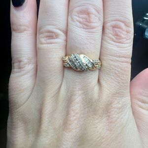 Vintage Estate 10K Yellow Gold Diamond Twist Ring Size 8.5